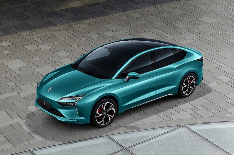 Совместный седан Renault и китайцев, который появится в Европе: новые фото и подробности